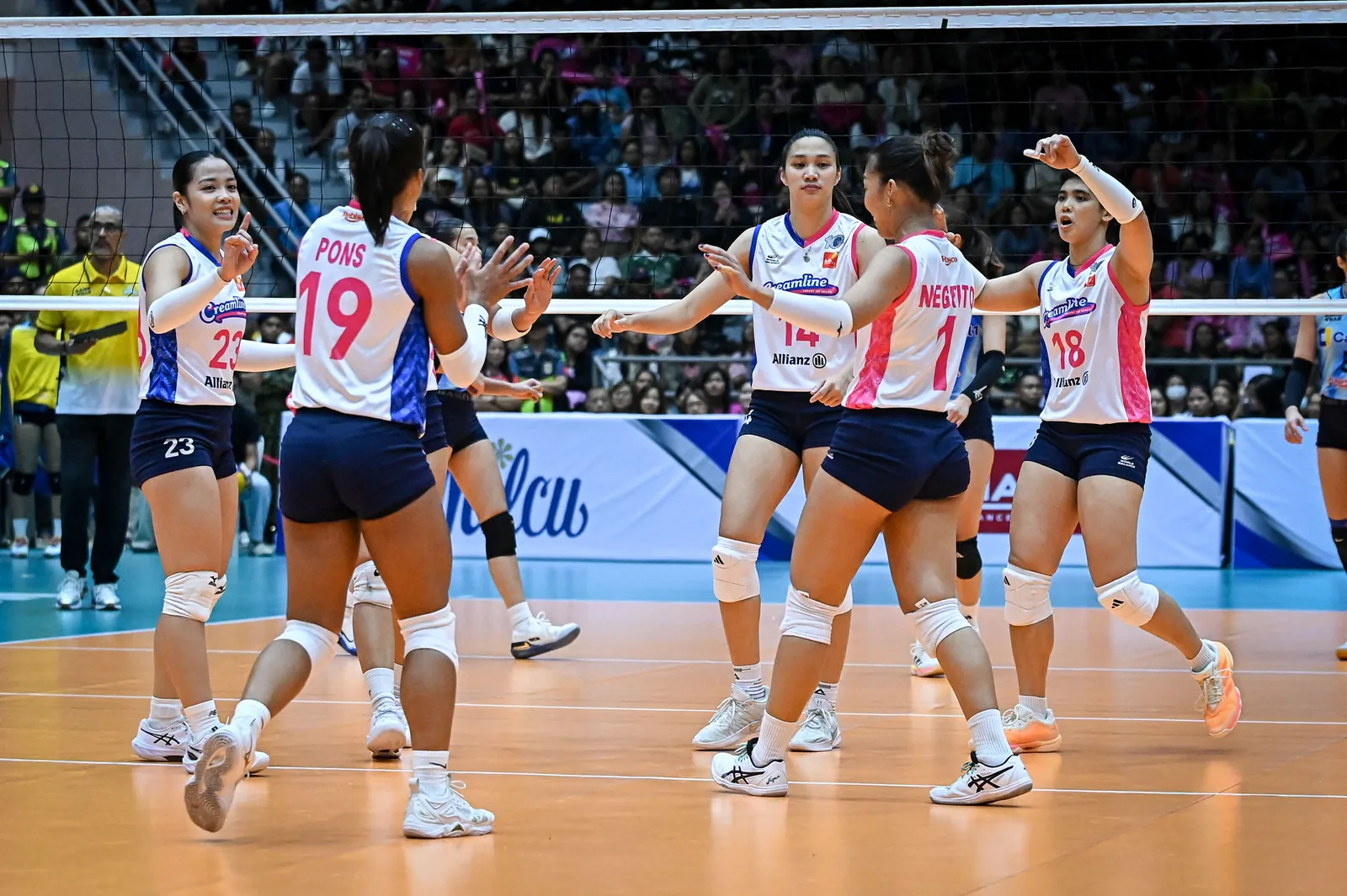 Creamline sweep Capital1 as Galanza leads the way in Santiago City