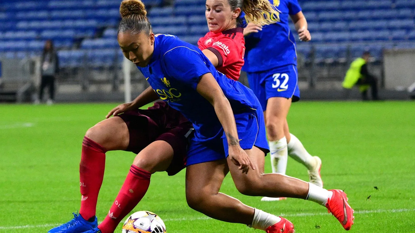 Lyon and Chelsea Share Points in 0-0 Women's Champions League Draw