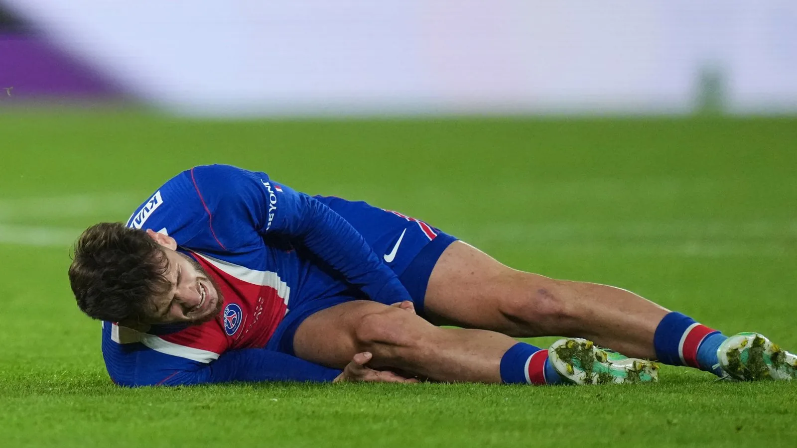 Kvaratskhelia ACL injury leaves PSG waiting on a return date