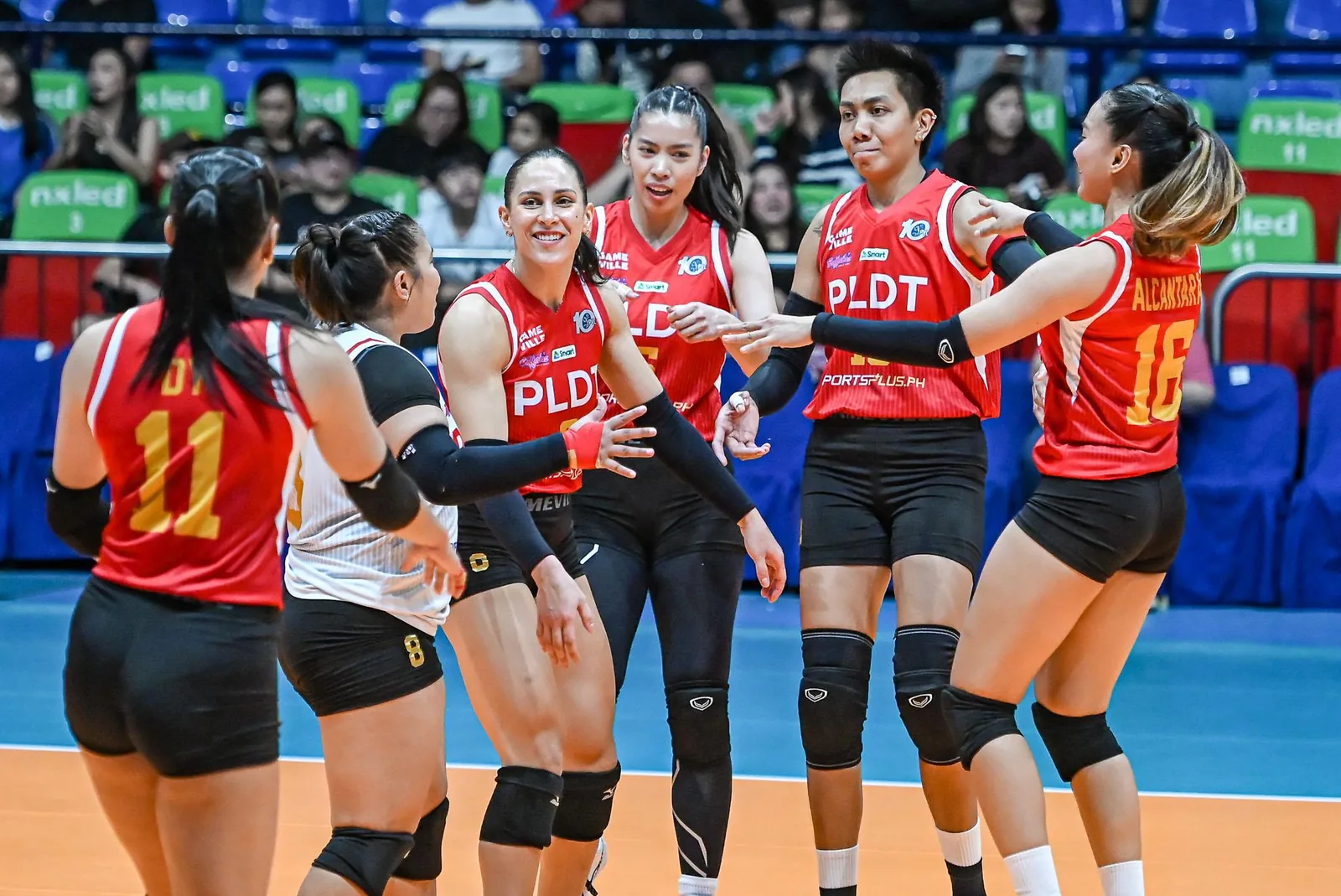 Savi Davison triple-double lifts PLDT past Capital1