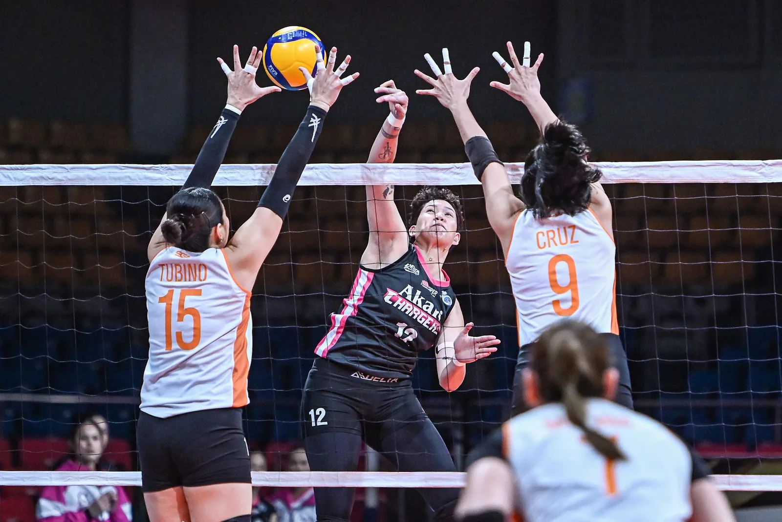 Akari outlasts Farm Fresh in PVL thriller as Soyud erupts