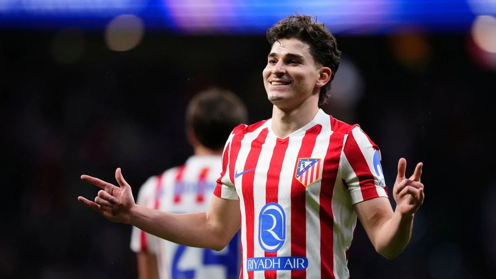 Gary Neville Urges Arsenal to Target Julian Alvarez in Final Days of Transfer Window