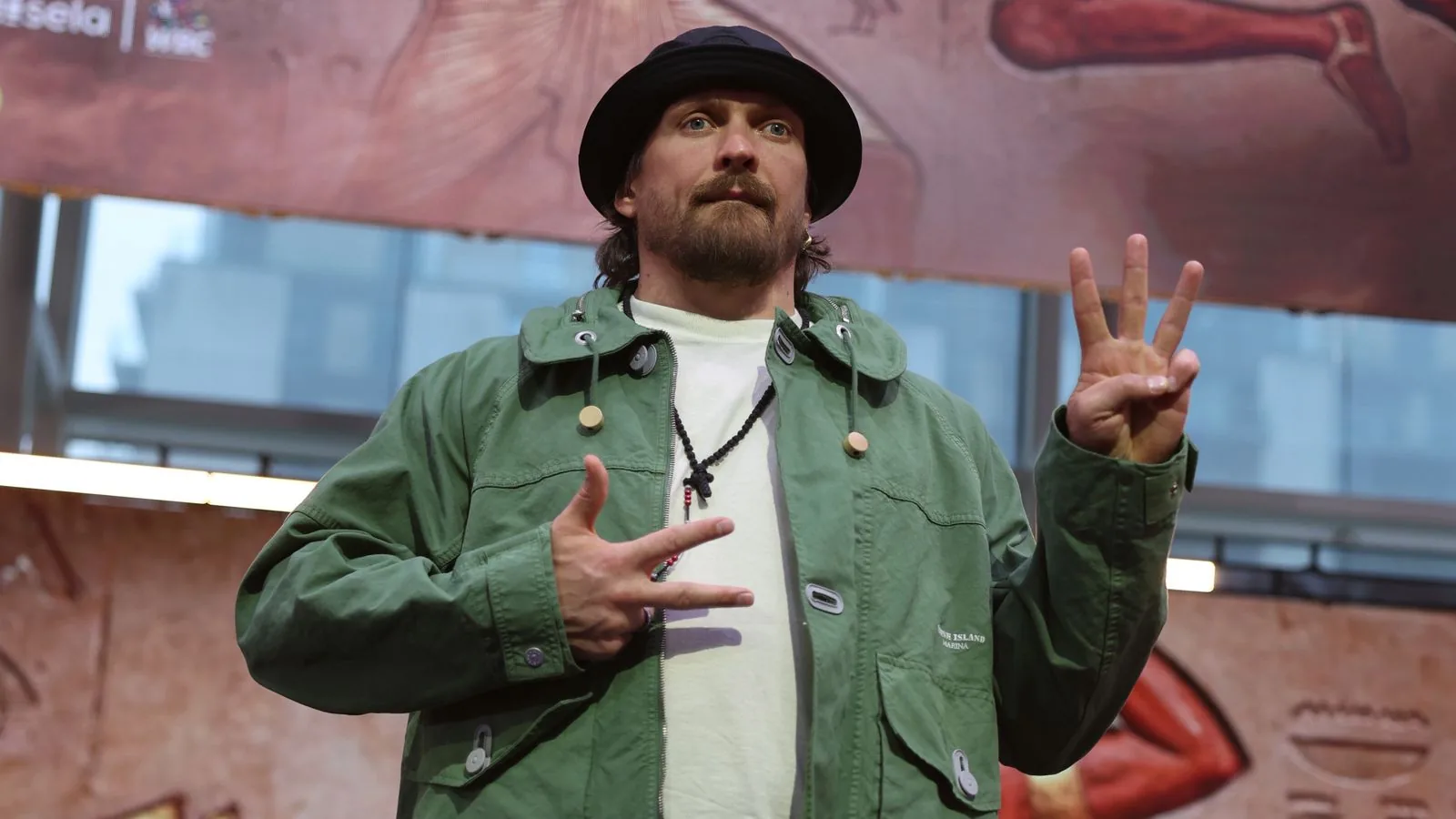 Oleksandr Usyk heavyweight return opens direct path to world titles