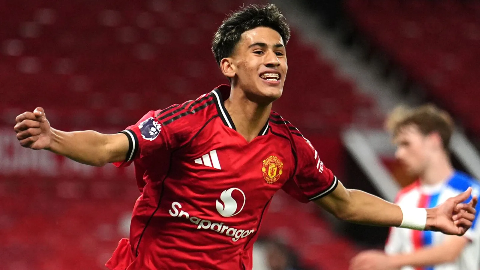 JJ Gabriel Weighs Manchester United Departure as European Giants Circle
